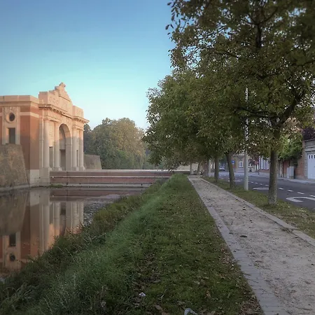 Menin Gate House Vakantiehuis *